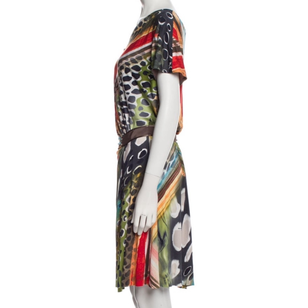 Escada - Picture 2 of 3